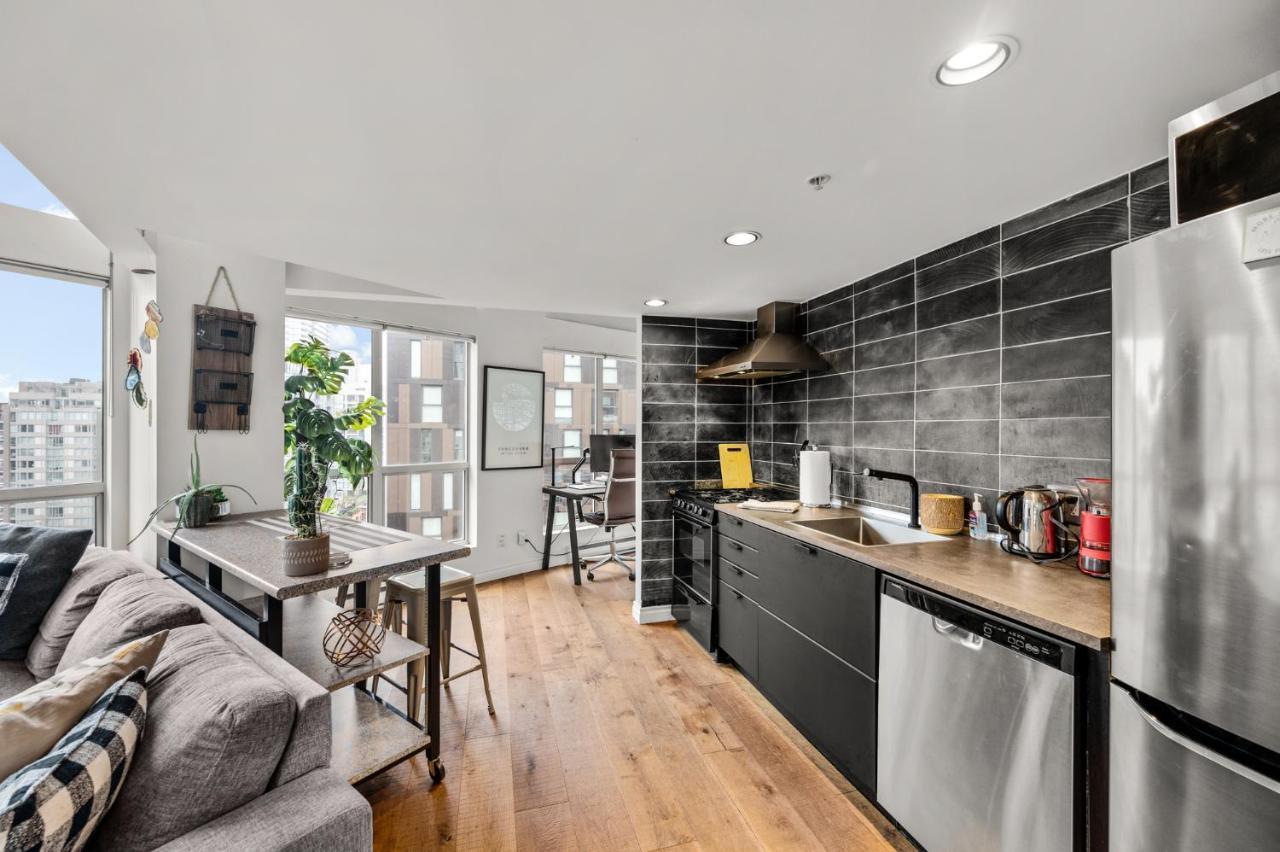 Rare Find Loft With Full Kitchen At Heart Of Downtown Apartment Vancouver Ngoại thất bức ảnh